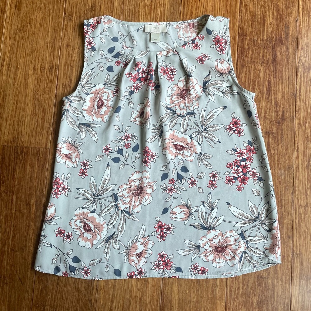 LOFT, Flowy Fit, Sleeveless Floral Blouse Size XSP